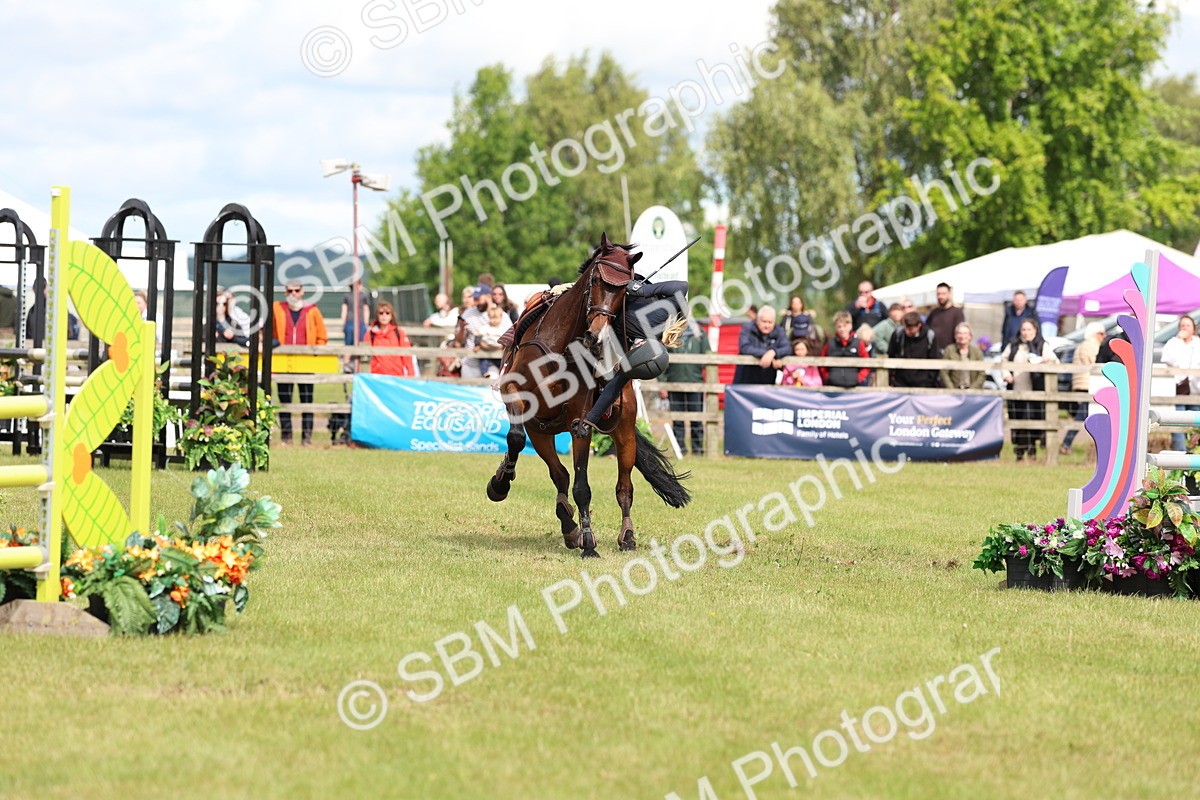 SBM_13397 - Class 206 - Senior Newcomers - 1.10m Open