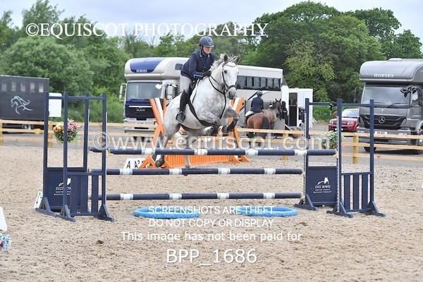 BPP_1686 - FRI CLASS 4 Senior Newcomers/ 1.10m Open