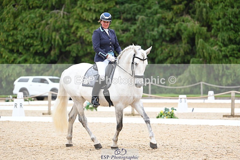 230813-173128-08681 - Cls 14 Medium Silver 16.45 to End