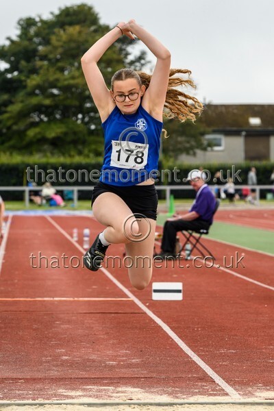 Age25SUN-910571 - Field Female Set Two