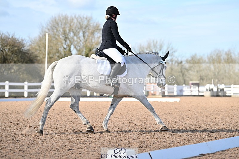 240324A-151140-04442 - Novice 27, 14.30 to 15.25