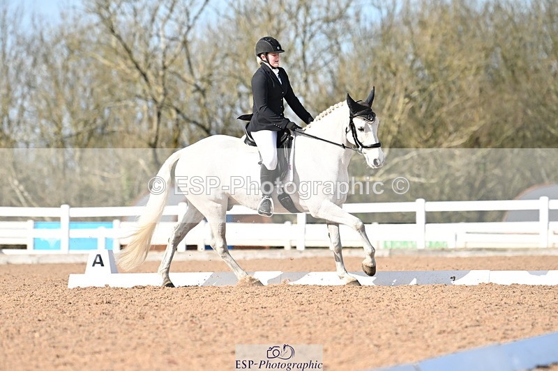 240324A-151018-04425 - Novice 27, 14.30 to 15.25