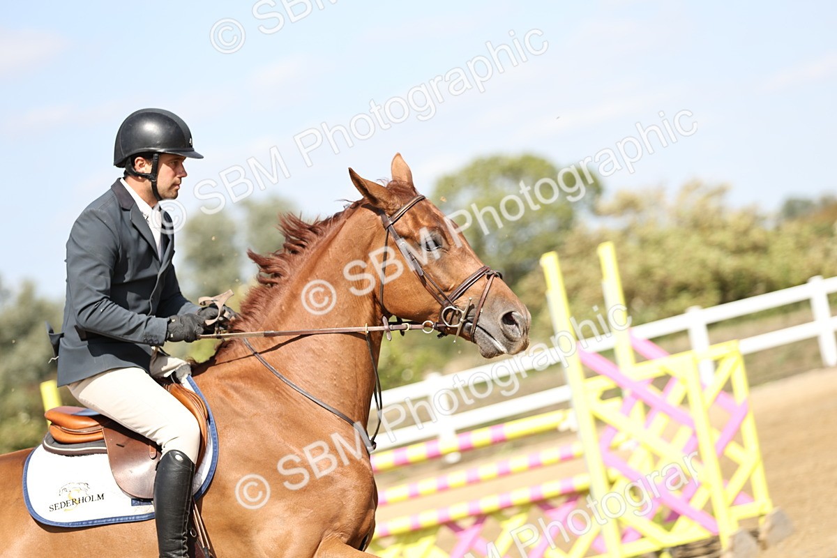 SBM_005092 - Class 6 = Senior Newcomers - 1.10m Open