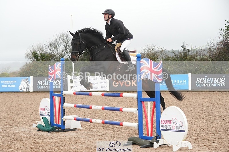 251107-123907-00758 - Cls 5 Newcomers and 1.10m Open