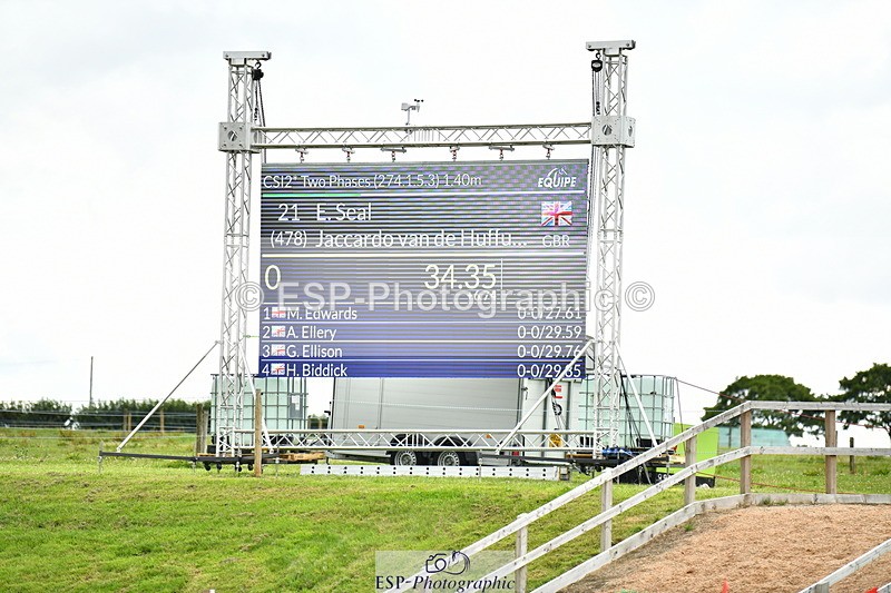 230720A-152545-03863 - Cls 9, 2 Star Big 1.40m Start to break