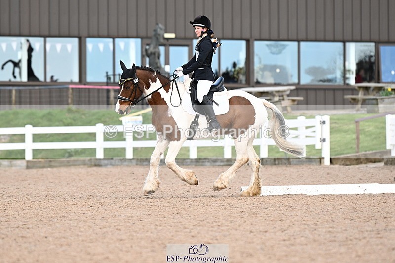 240324A-130826-02798 - Novice 27, 12.30 to 13.50