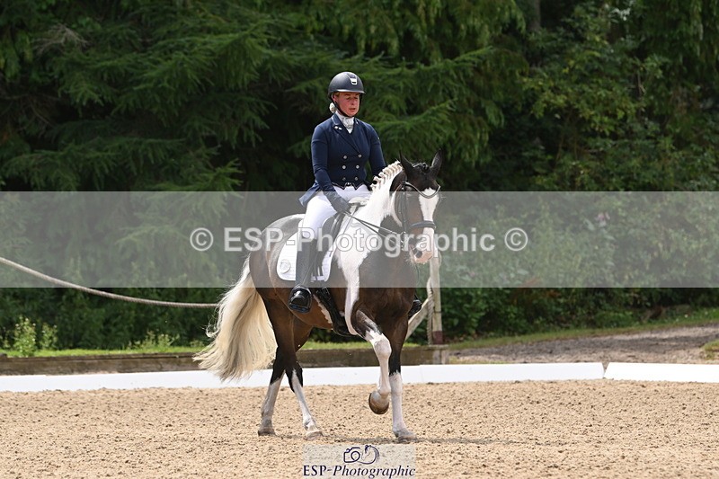 250720A-124110-10440 - 164-Dominique.Kinnaird-Perry-Pallas.Vanquish