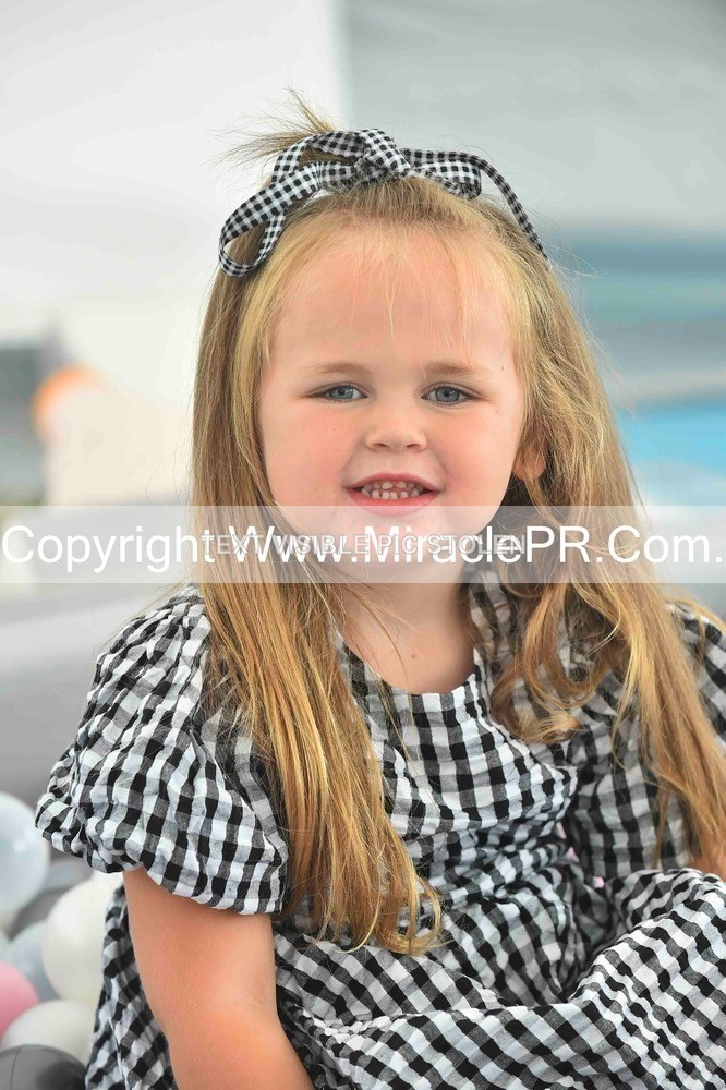 SH4_1139 - Bonny baby competition.