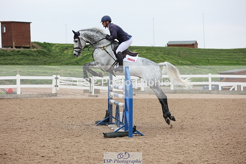 241101A-113414-01409 - FRI Cls 5 Newcomers and 1.10m Open