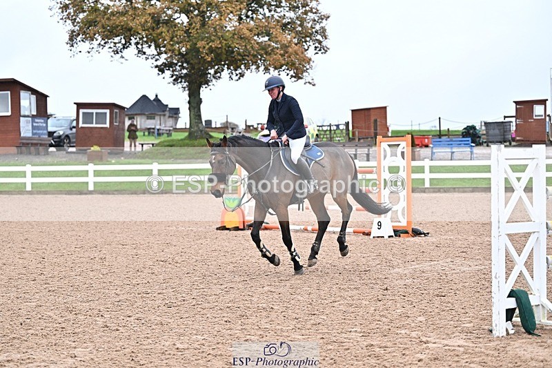251029-132743-00565 - Foxhunter and 1.20m