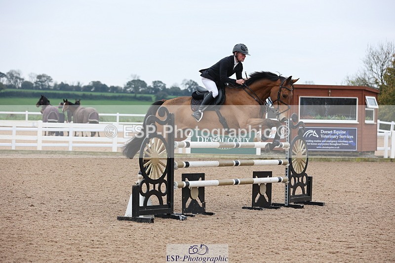 241101A-112614-01369 - FRI Cls 5 Newcomers and 1.10m Open