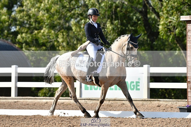 250906-162640-05067 - 128-Chantelle.Oliver-SymondsStadmorslow.Coffee.n.Cream