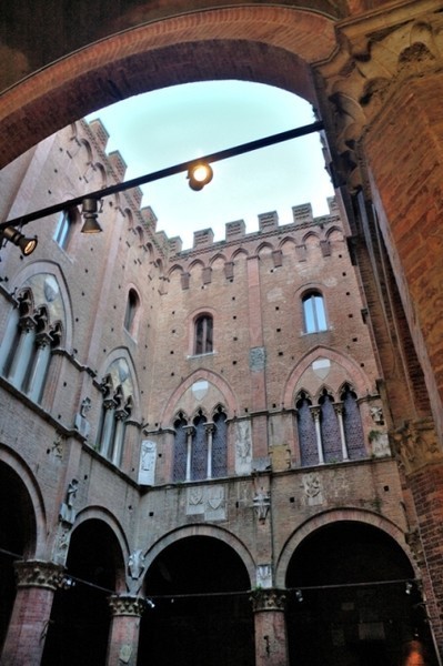  - Assisi & Siena