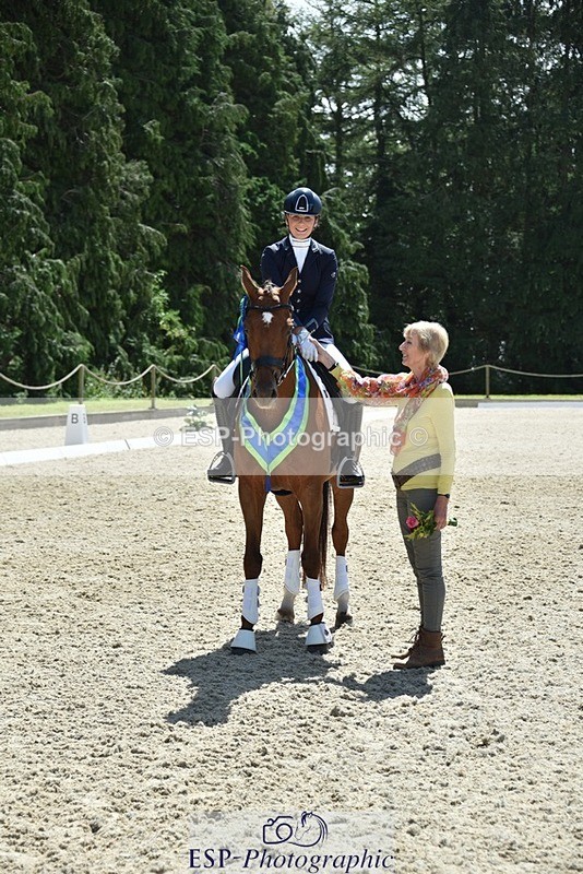 230811-131334-01469 - Adv Medium Silver Presentations