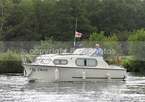 090712 SKY DIVER IMG_0200 - Motorboats - Open