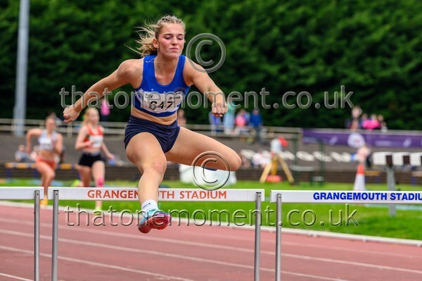 Age26 SAT-916947 - Track Female Set Two