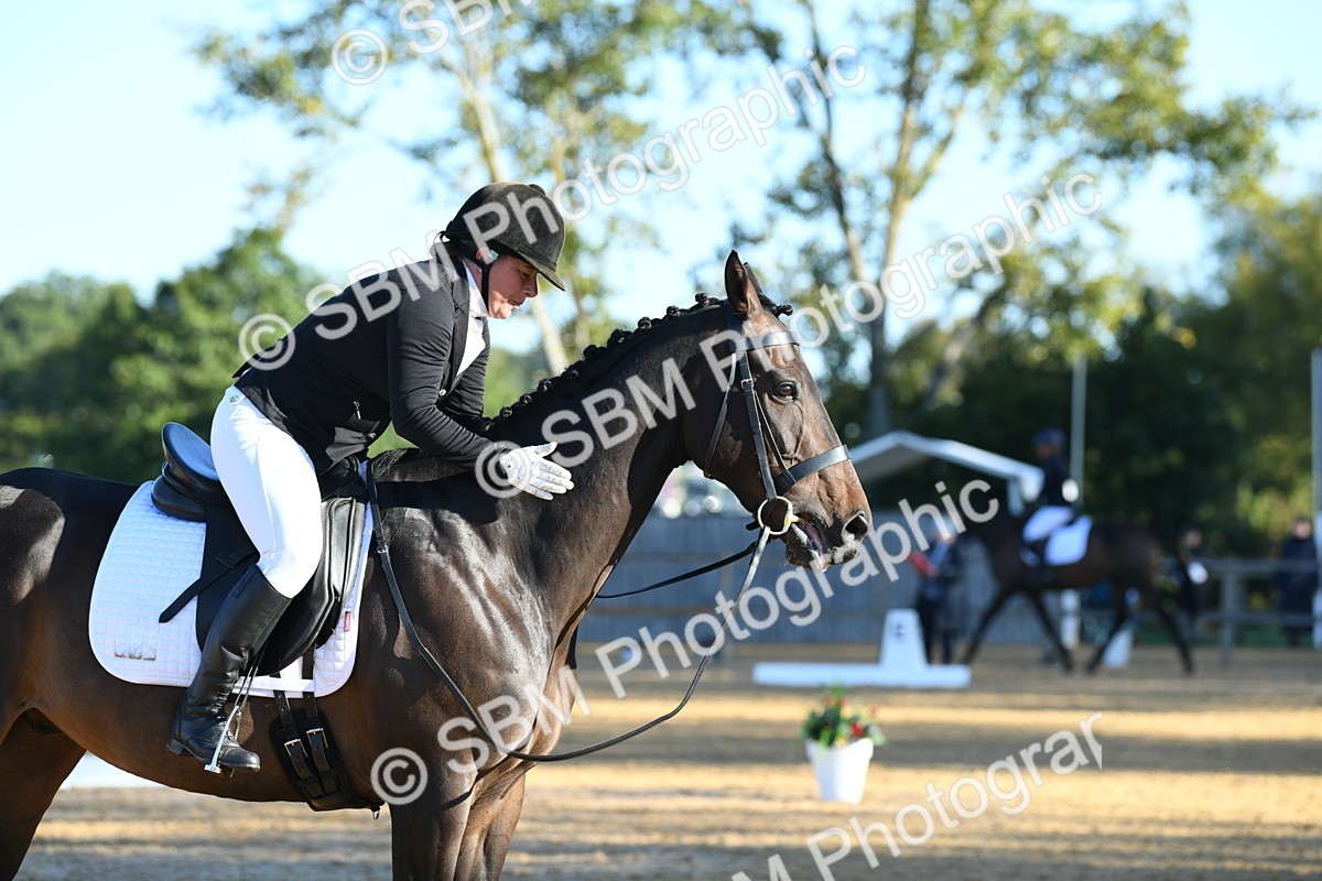 SBM_14420 - D4 - Small Tour Championship - Intro B
