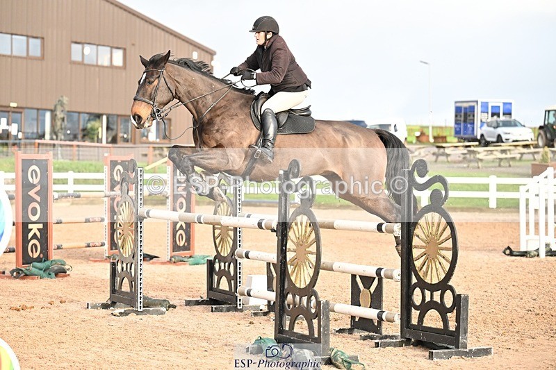 251206-140504-01236 - Cls 13 Snr Foxhunter and 1.20m