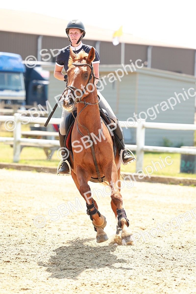 SBM_001277 - Class 4 - Senior Newcomers - 1.10m