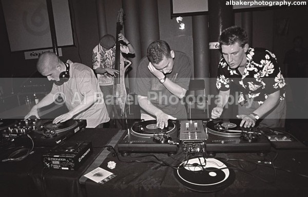 40 plus-1 dj-woody fingathing - Counter Culture @ Contact Futuresonic 10.06.00