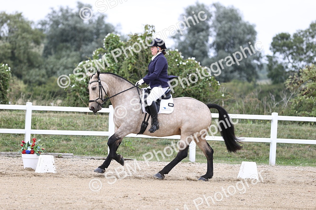 SBM_017910 - Class 14 - Novice 23 - 15.16-16.19