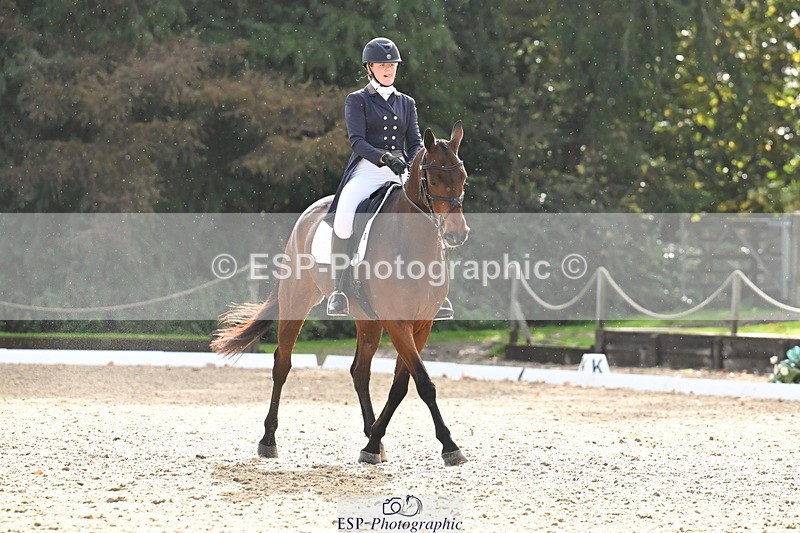 251023A-145531-05628 - B-158-Hannah.Hobhouse