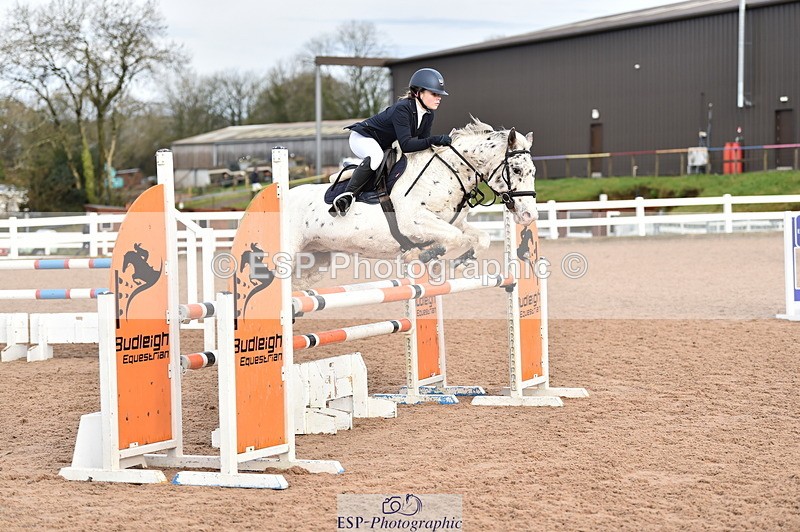 231203A-114308-00947 - Cls 4 Newcomers & 1m Open