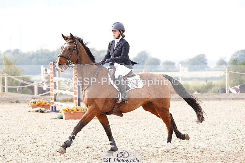 241004A-152430-00969 - Fri 04 Snr Fox & 1.20m Open