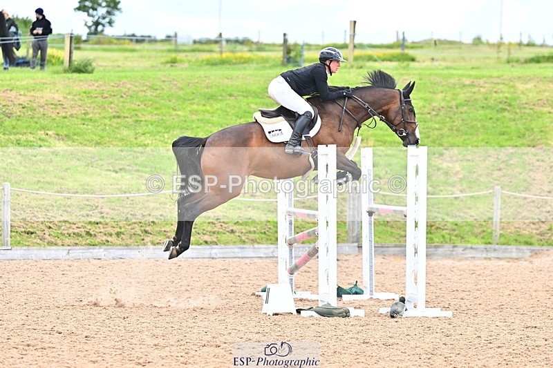 240608A-133118-02578 - Cls 4 Snr Newcomers and 1.10m Open