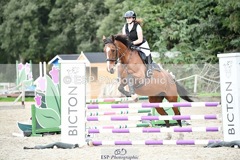 251004A-172315-02398 - Classes 12 & 13 90cm