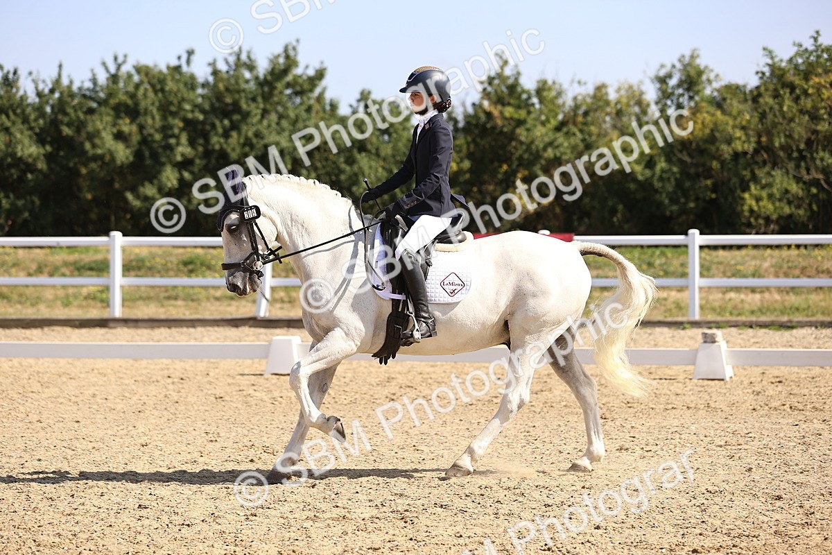 SBM_009217 - Novice 5 - 9.50-10.53