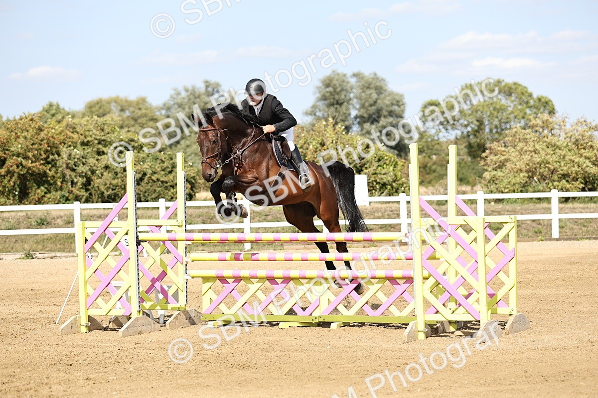 SBM_005163 - Class 6 = Senior Newcomers - 1.10m Open