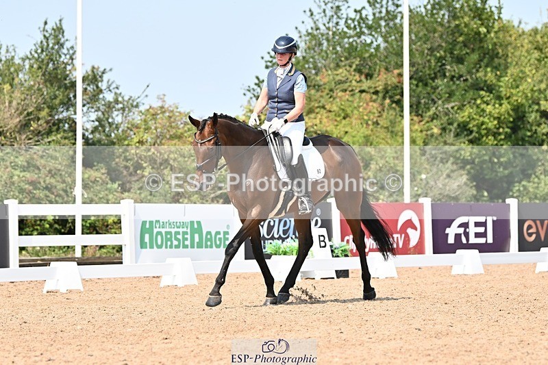 250816-131314-04609 - 092-Nikki.HandHigher.Ground