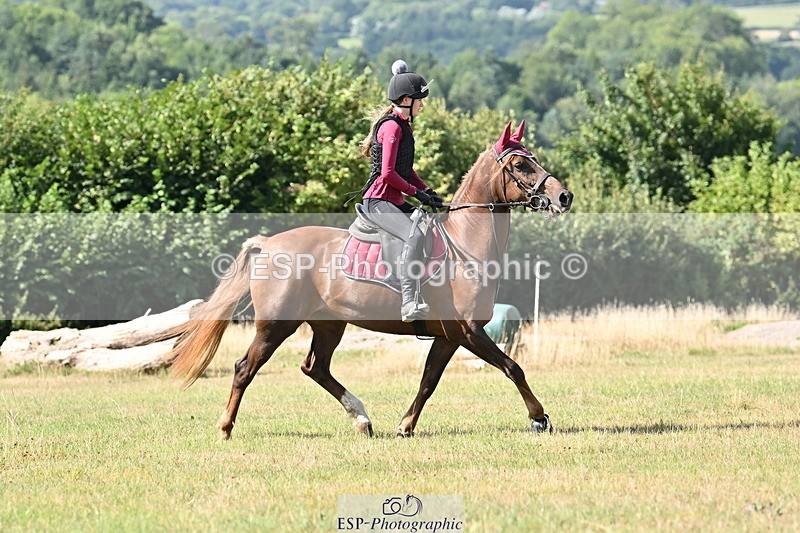 250821B-102658-00122 - Group B - Danielle