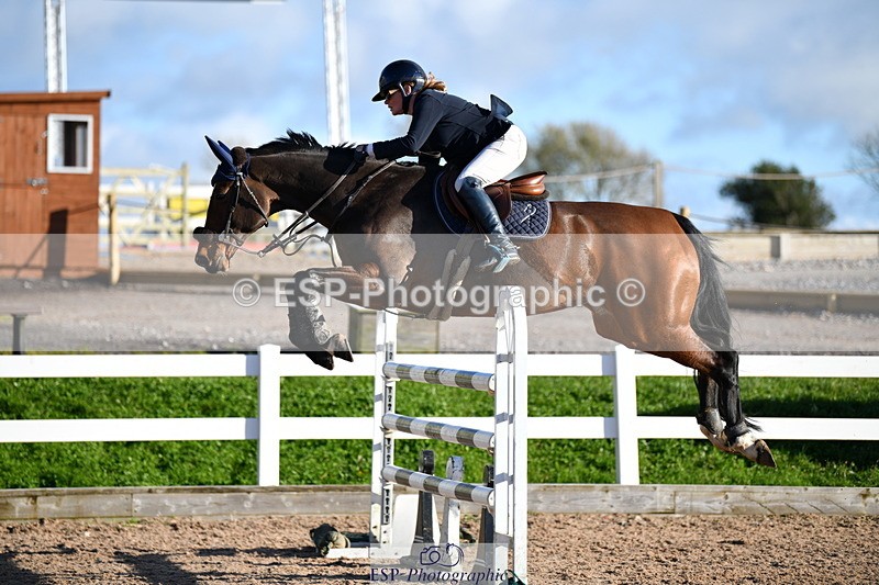 231110A-145704-00941 - Cls 6 Foxhunter & 1.20m Open