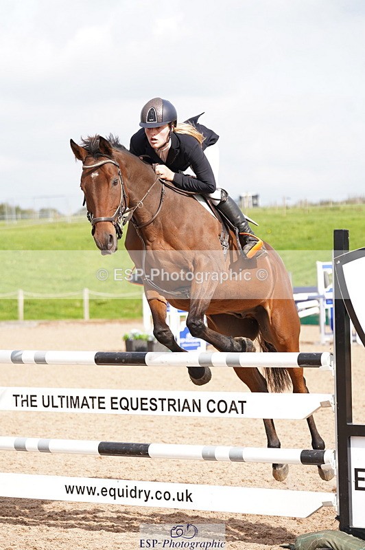 241004A-125154-00484 - Fri 03 Snr Newc & 1.10m Open