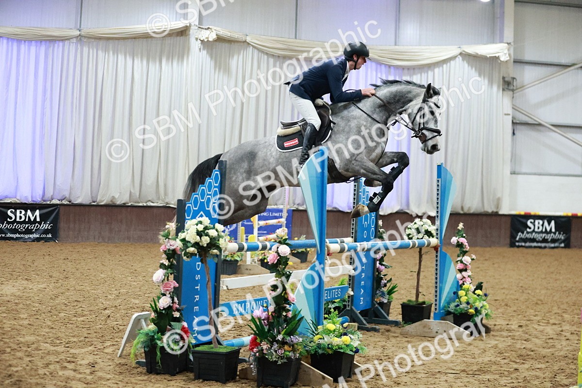 SBM_004435 - Class 17 - Senior Newcomers - 1.10m