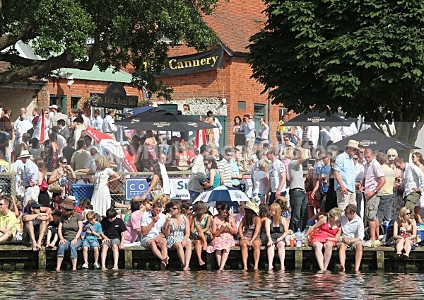 090704 REMENHAM FARM IMG_8404 - HENLEY REGATTA  SATURDAY 4th JULY 2009