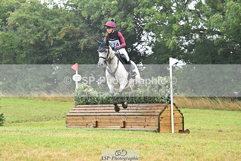 250830-151459-04816 - F-274-Isabella.Bonney