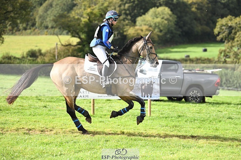 231020-142423-09727 - 130-DUNTOGETHER-Saffron.Cresswell-XC