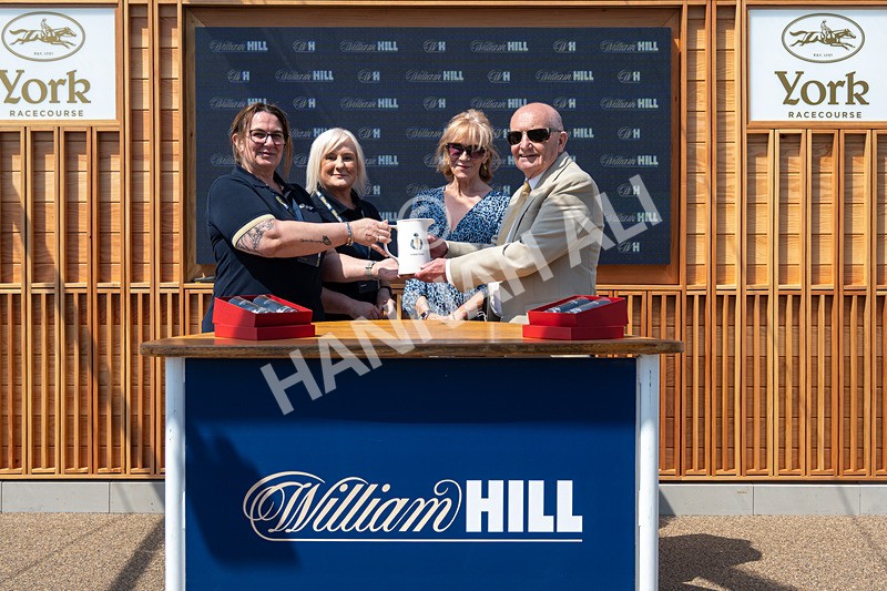 230526-Race 1-Lord Roxby-9585 - Race 1 13.30pm William Hill Keep Your Raceday Positive Handicap