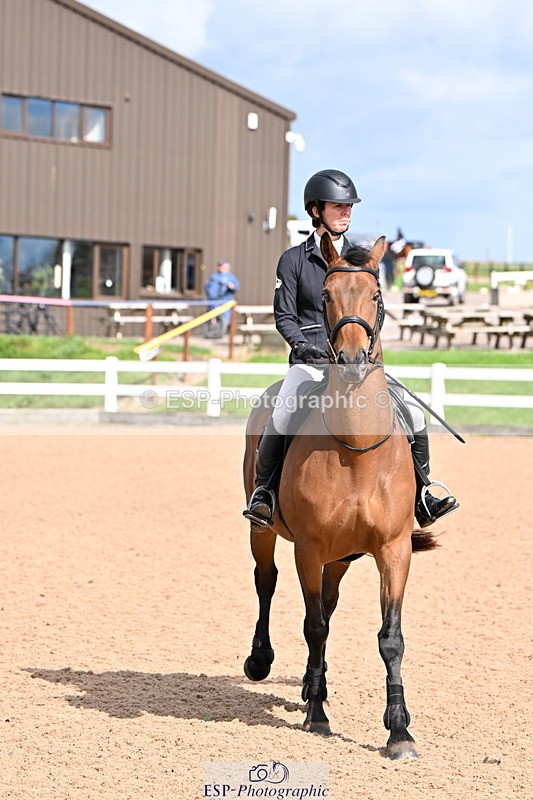 240912A-142600-01975 - Cls 12 1.05m Amateur Qualifier