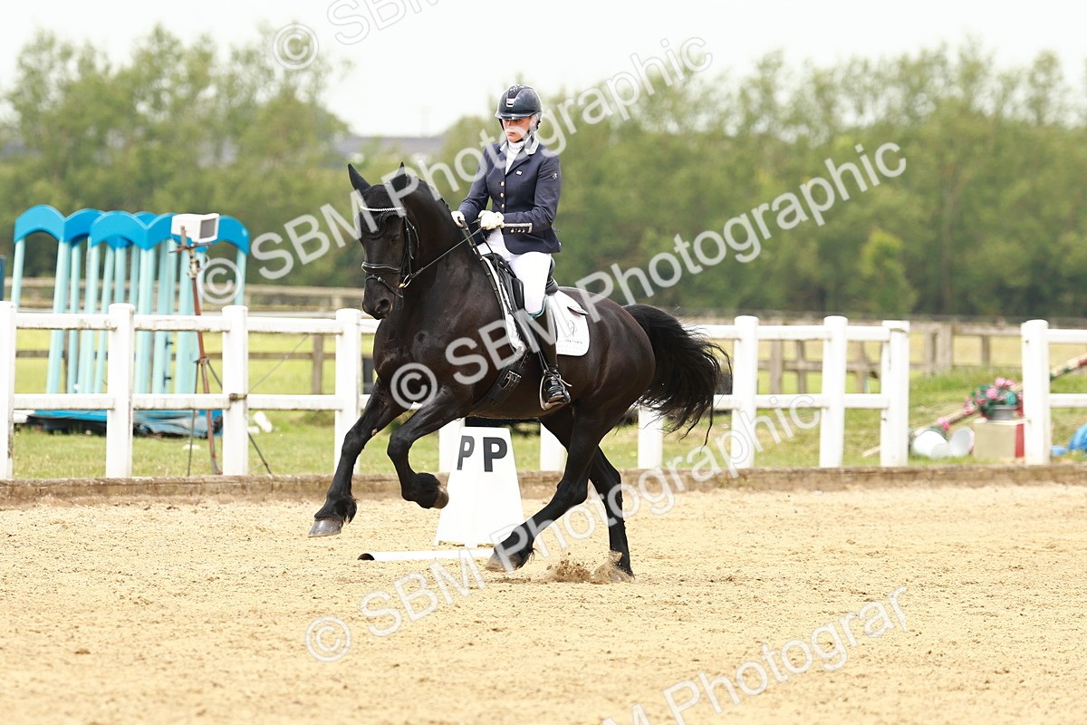 SBM_000997 - Class 6 - Novice 4