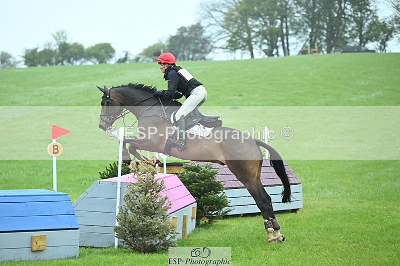 250418-103224-01200 - 017-Rosie.Bradley-Hole-KILMOUNTAIN.TOYBOY