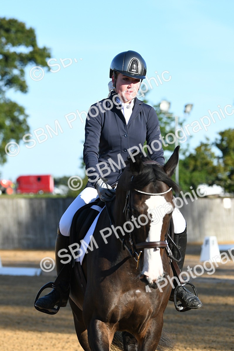 SBM_14352 - D4 - Small Tour Championship - Intro B