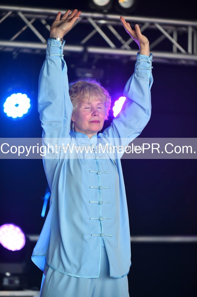 SH4_1348 - Tai Chi with Lisa Kay.