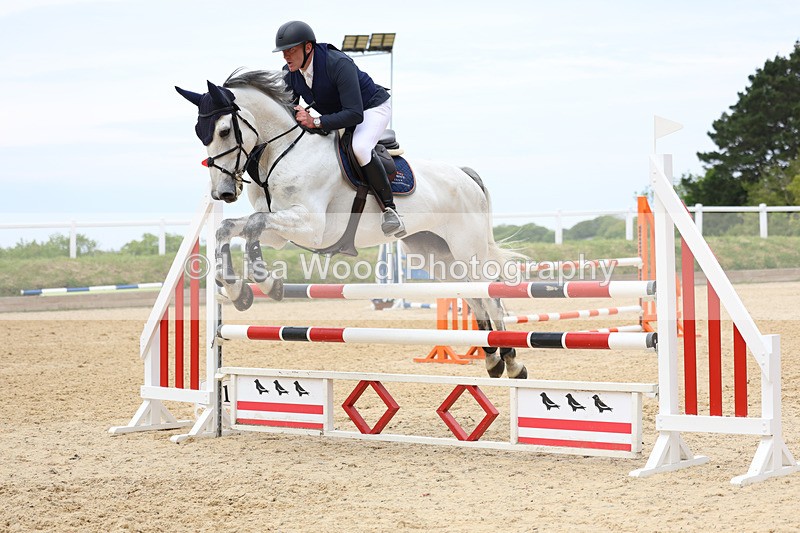 3E7A9408 - Class 8: Senior Newcomers/1.10m open