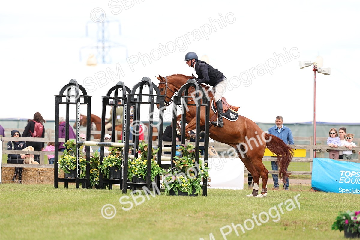 SBM_13734 - Class 206 - Senior Newcomers - 1.10m Open