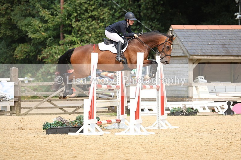 3E7A2608 - Class 8: Senior Newcomers/1.10m open