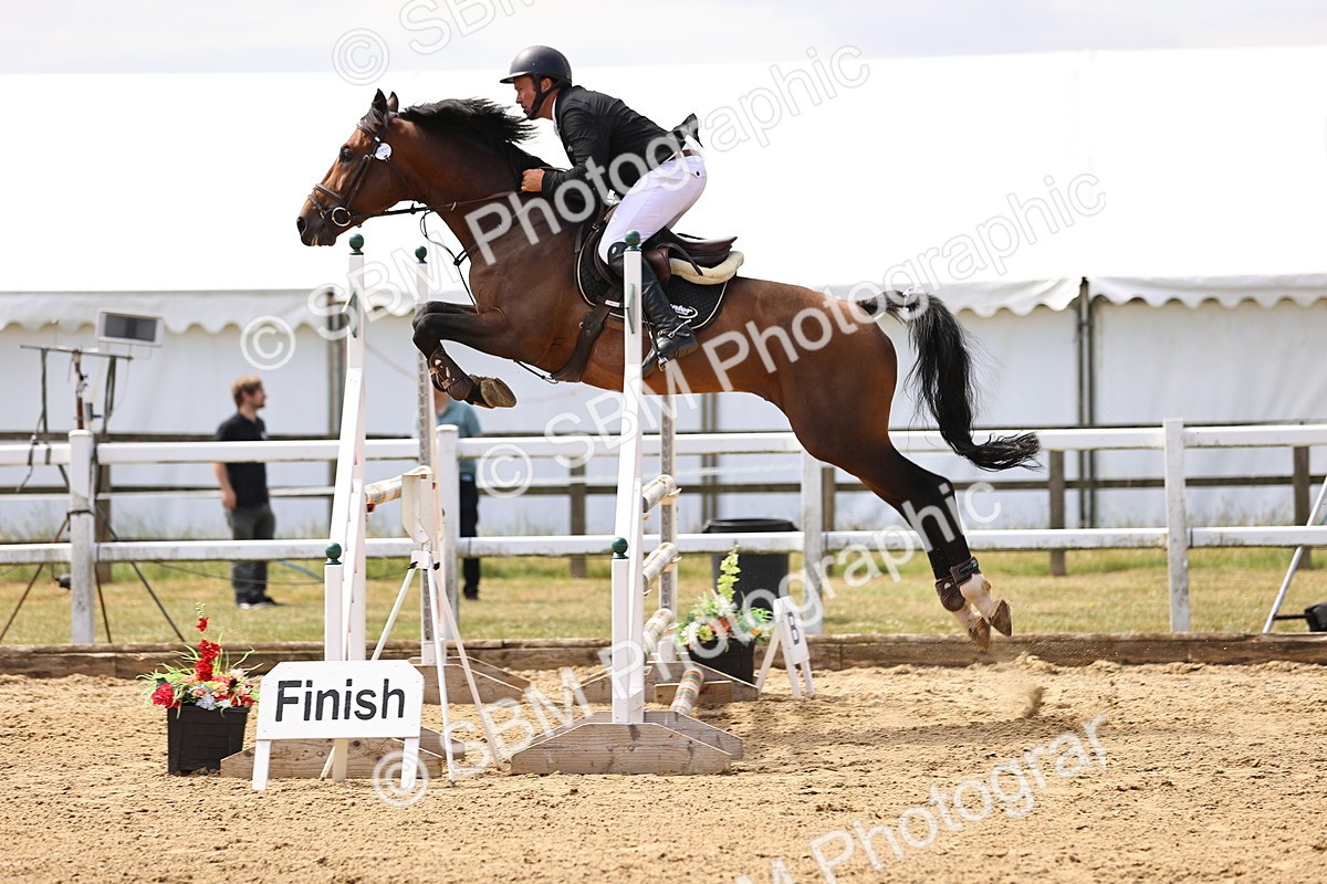 SBM_009936 - Class 8 - Senior Newcomers - 1.10  Open